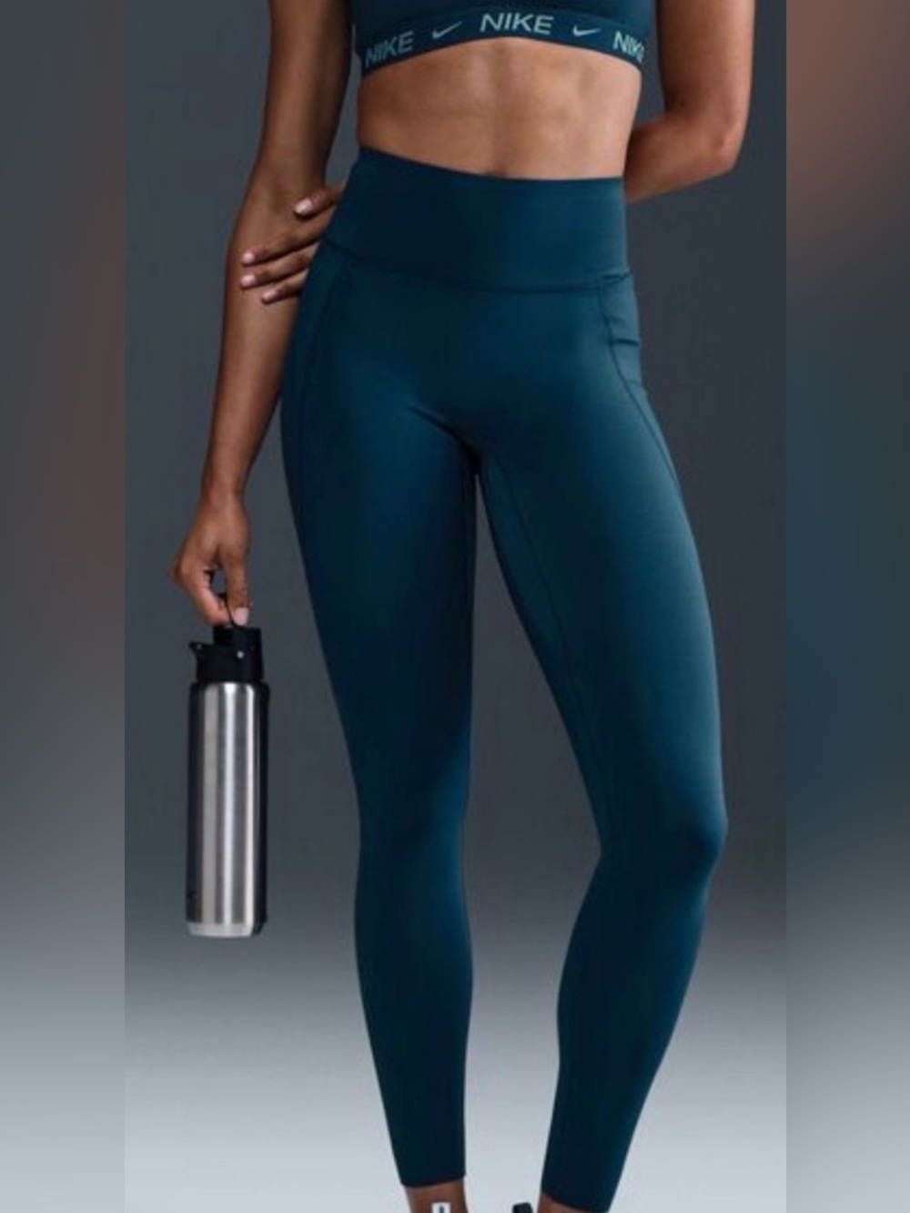 Nike Dri Fit Teal High-Waist Performance Leggings. Size M